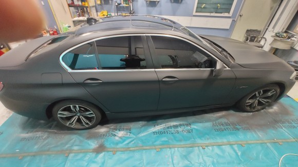 BMW 520D 무광블랙 플딥시공 - 대전 유성구 학하동 퍼포먼스크루
