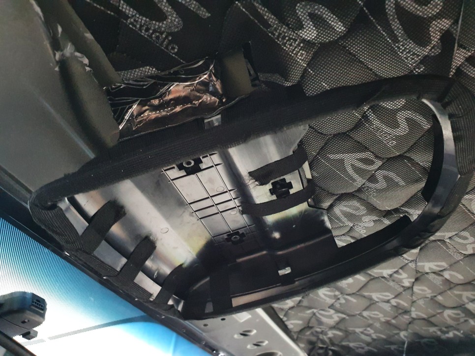 에쿠스 천장 잡소리가 심해서 자동차 방음을 진행 하였습니다. 인천 와이샵 자동차 방음 전문
